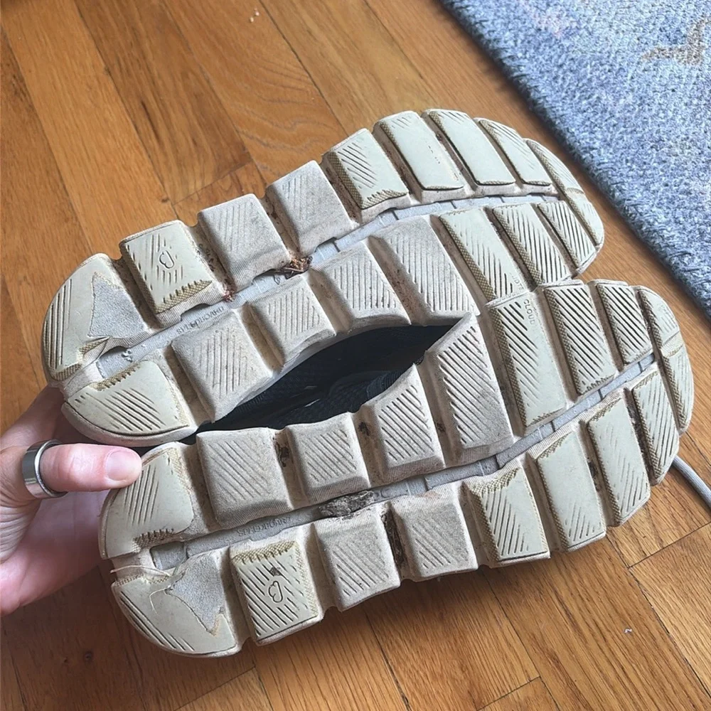 On cloud cloud Tec shoes